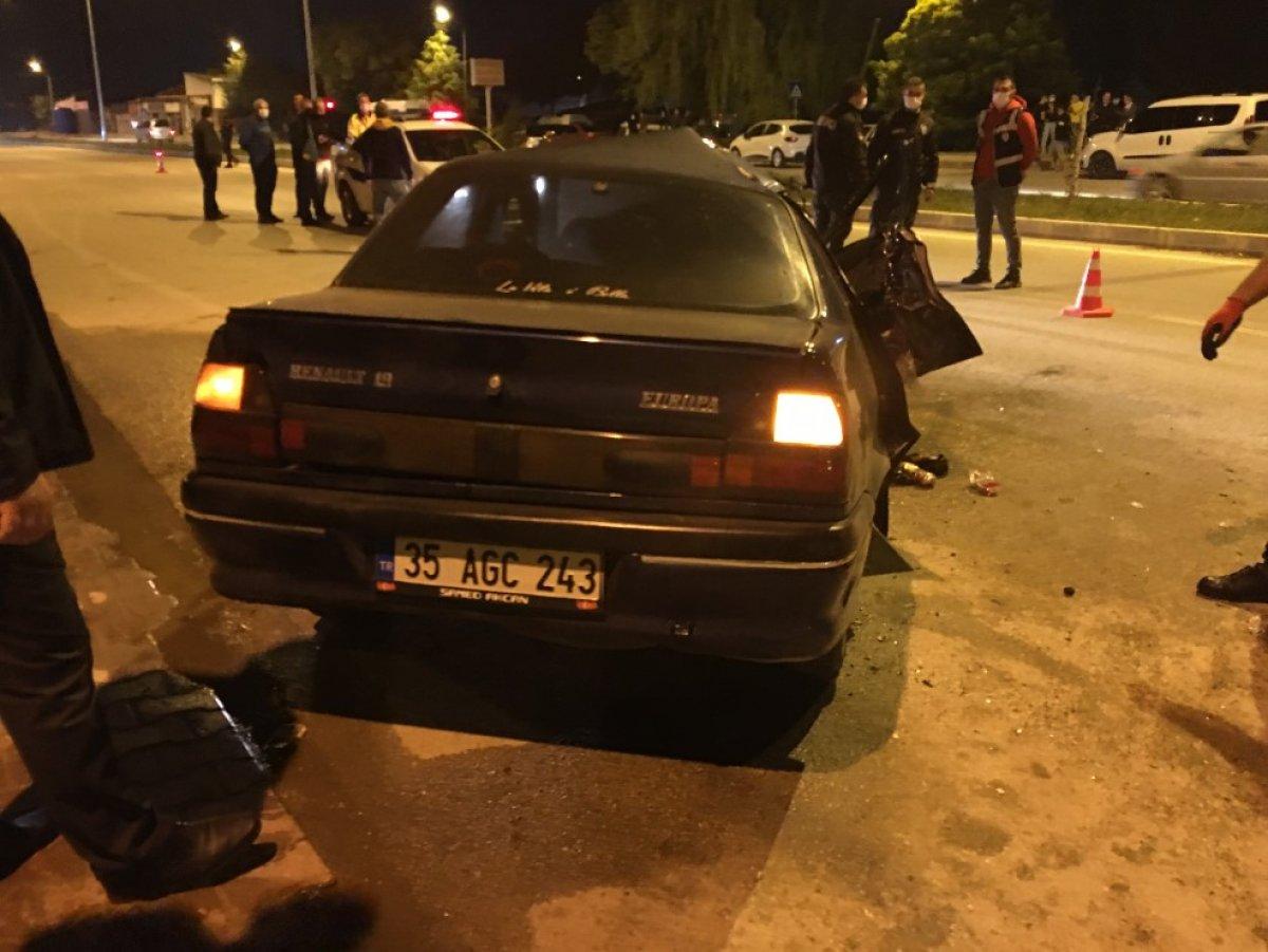 Bilecik'te otomobil, park halindeki minibüse çarptı: 1 ölü 1 yaralı