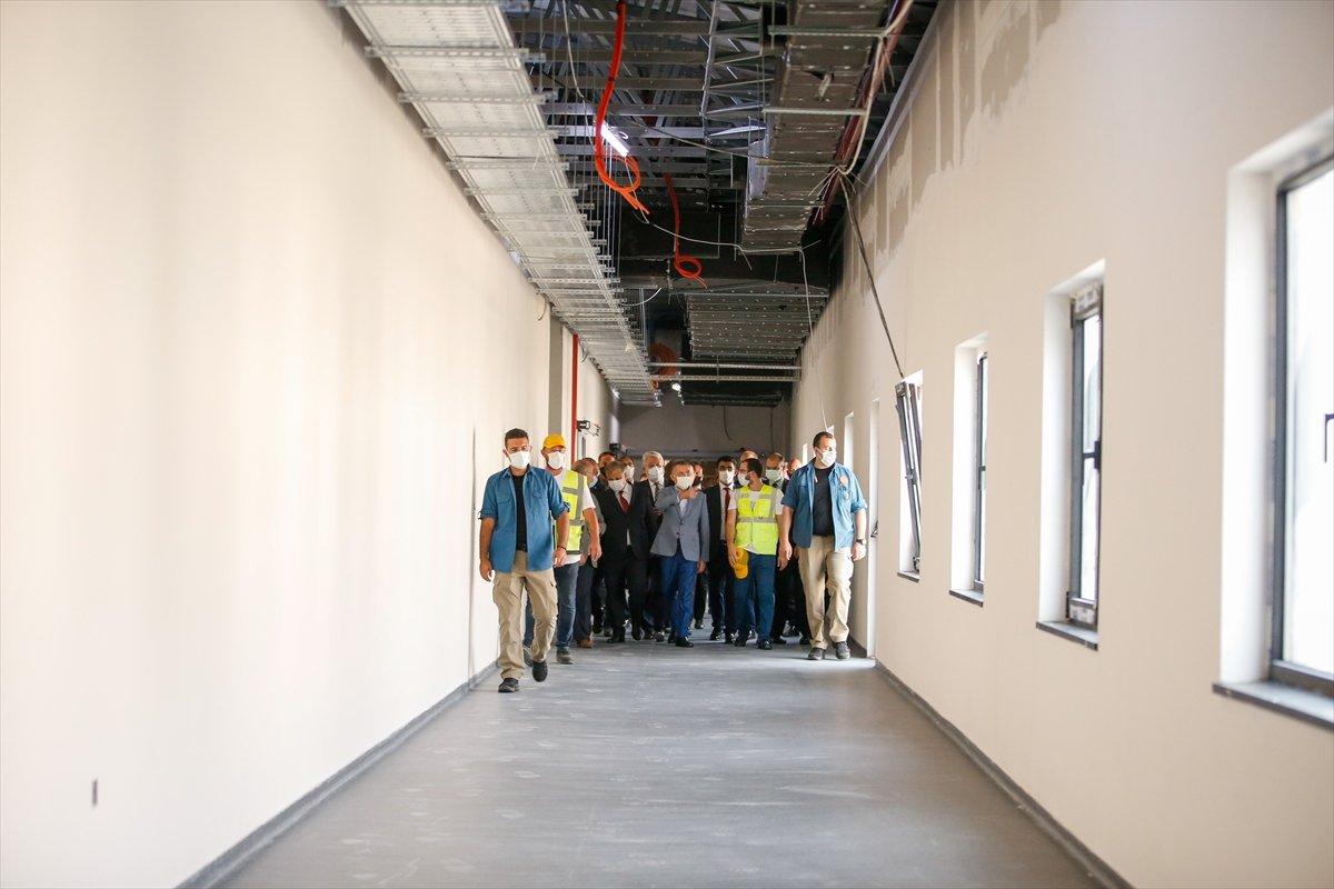 Fuat Oktay, KKTC Acil Durum Hastanesi'ni inceledi