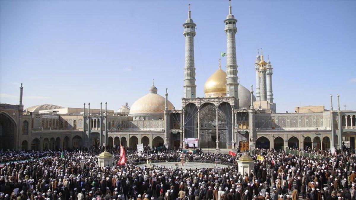 İran'da türbeler, koronavirüs nedeniyle kapatılacak