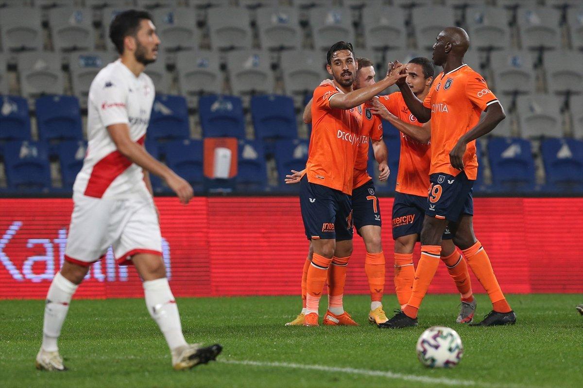 Başakşehir, Antalyaspor'a 5 gol atarak kazandı