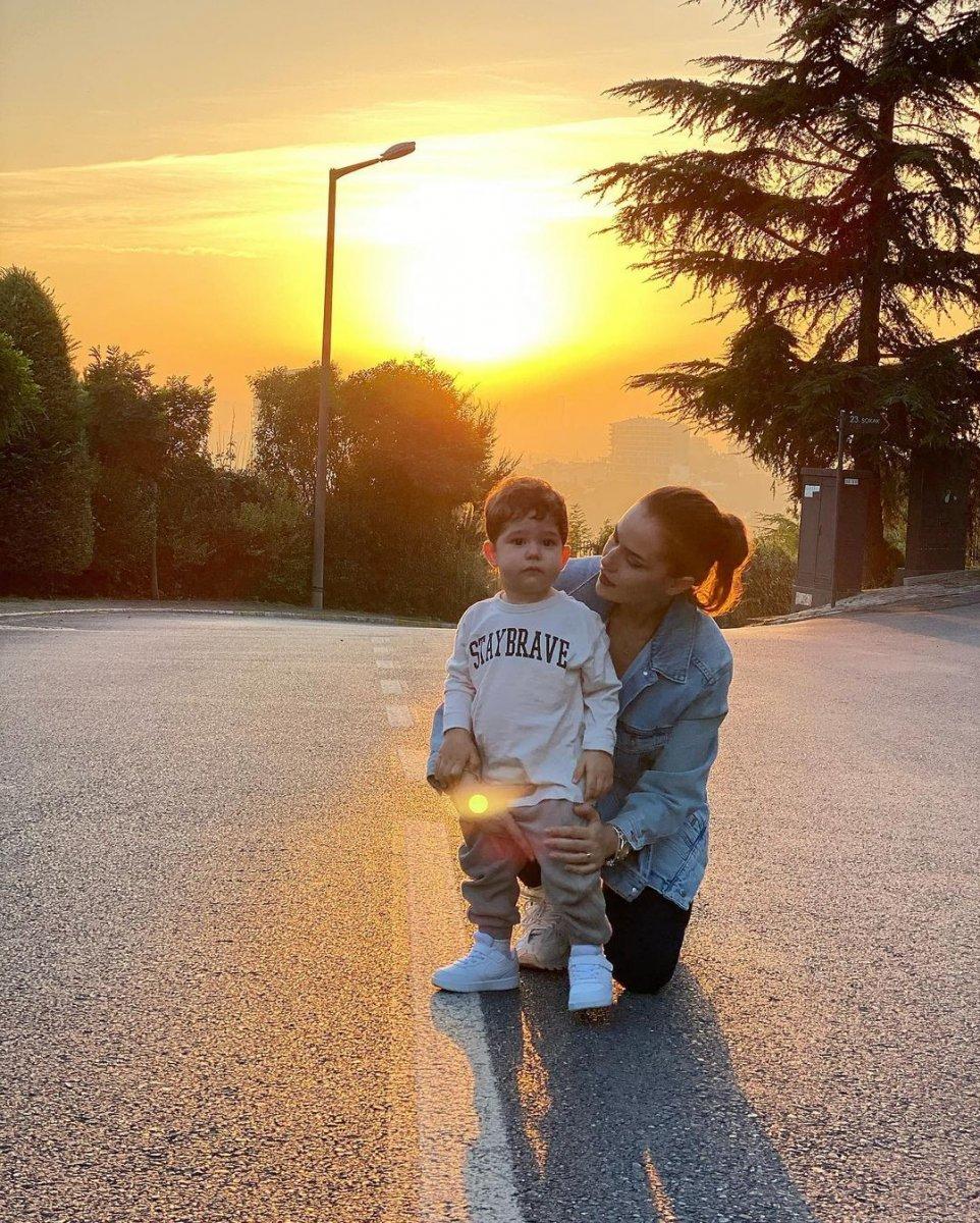 Fahriye Evcen, oğlu Karan'la fotoğraf paylaştı