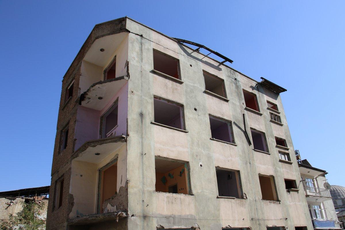 Elazığ'da ilk biten deprem konutları teslim ediliyor