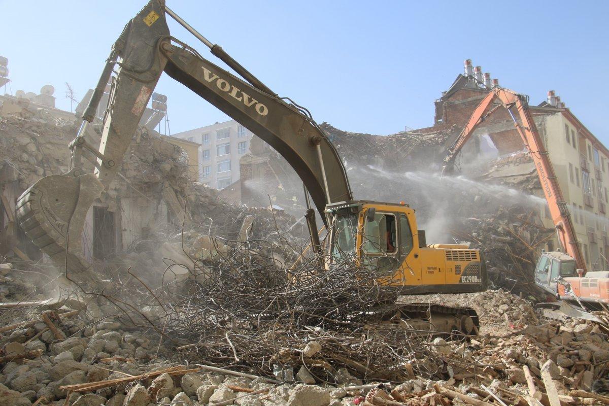 Elazığ'da ilk biten deprem konutları teslim ediliyor