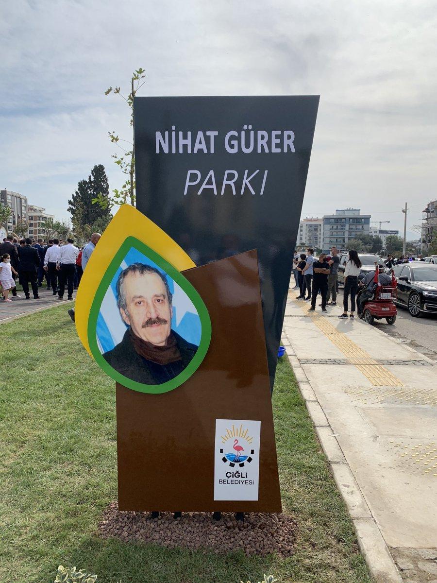 Meral Akşener, İzmir'de abisinin ismi verilen parkın açılışında ağladı