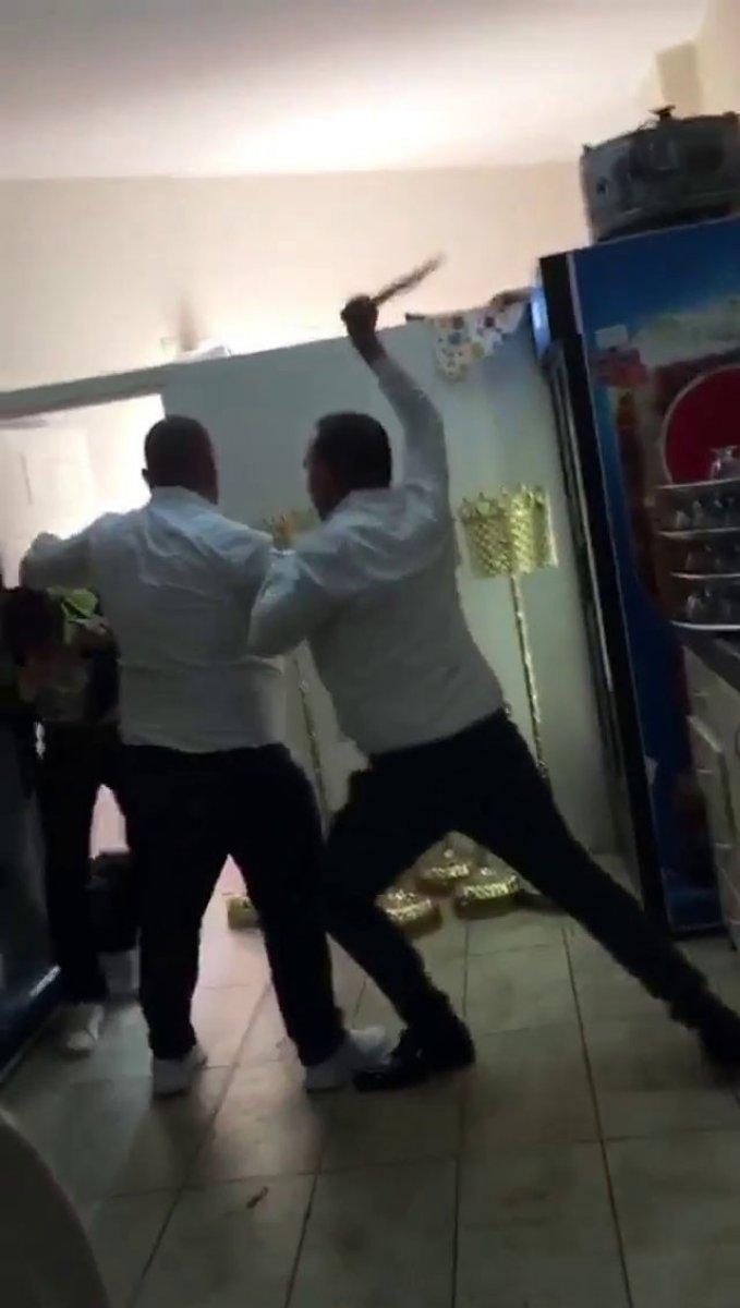 Bağcılar'da kafede taciz iddiasına dayak