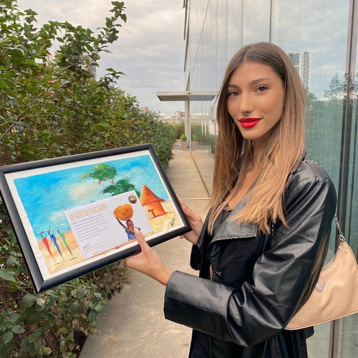 Şevval Şahin: İstiklal Marşı okumamak beni daha mı az Türk yapar