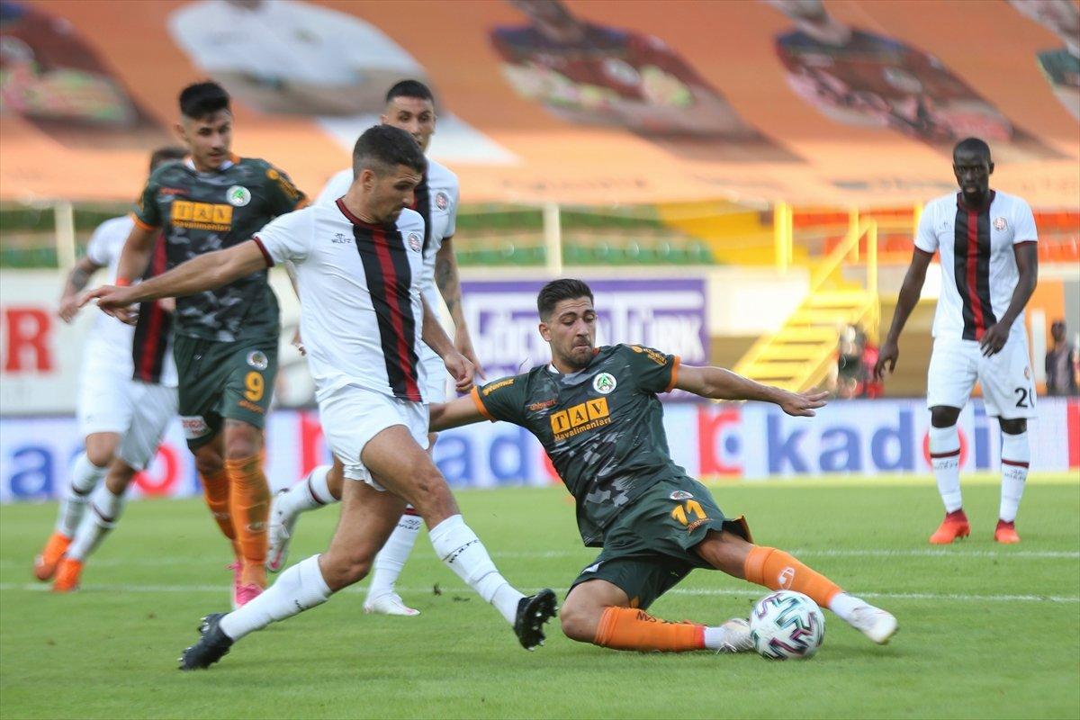 Alanyaspor, Fatih Karagümrük'ü de yendi