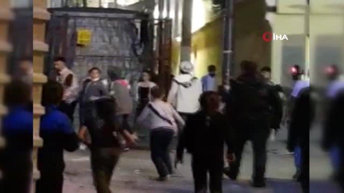 Taksim'de dilencilerin 'Neden bölgeme girdin' kavgasında yumruklar havada uçtu