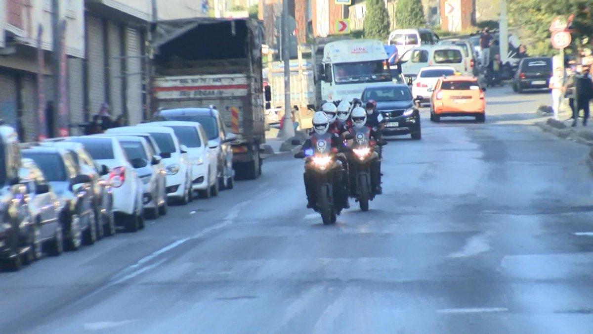 Esenler’de polisten kaçan şüpheli 5 metre yüksekten atladı