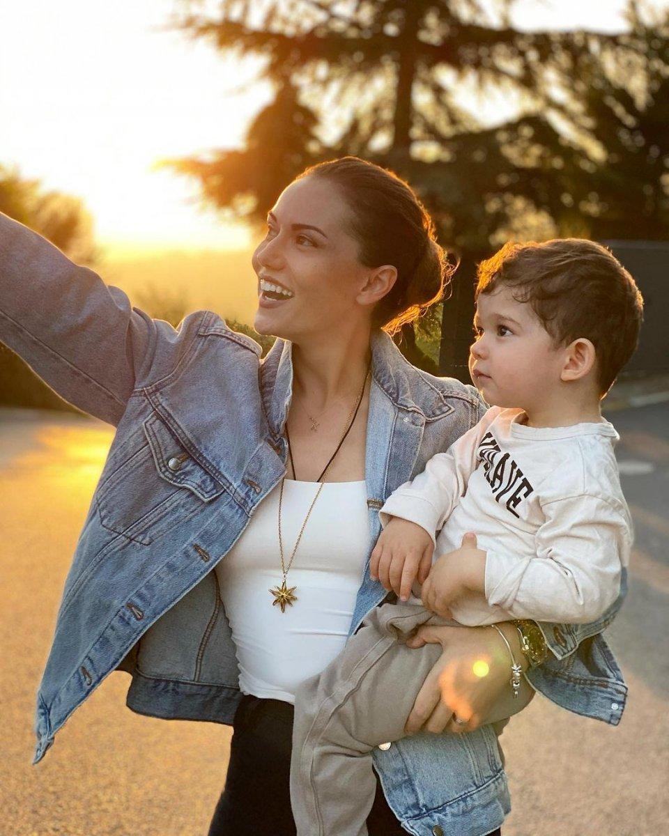 Fahriye Evcen, oğlu Karan'la fotoğraf paylaştı