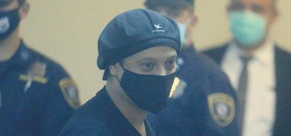 Ronaldinho koronavirüse yakalandı