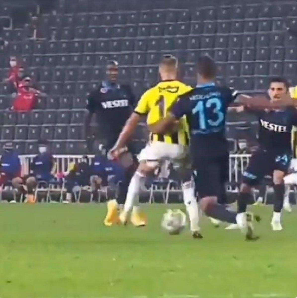 Dimitris Pelkas yine klasını konuşturdu