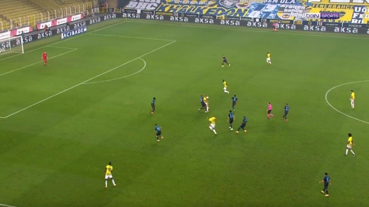 Dimitris Pelkas yine klasını konuşturdu