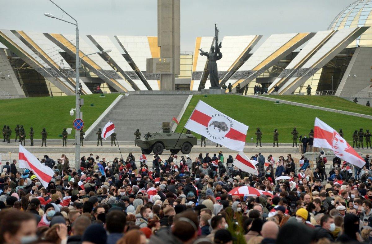 Belarus'ta, Lukaşenko karşıtı halk sokağa döküldü