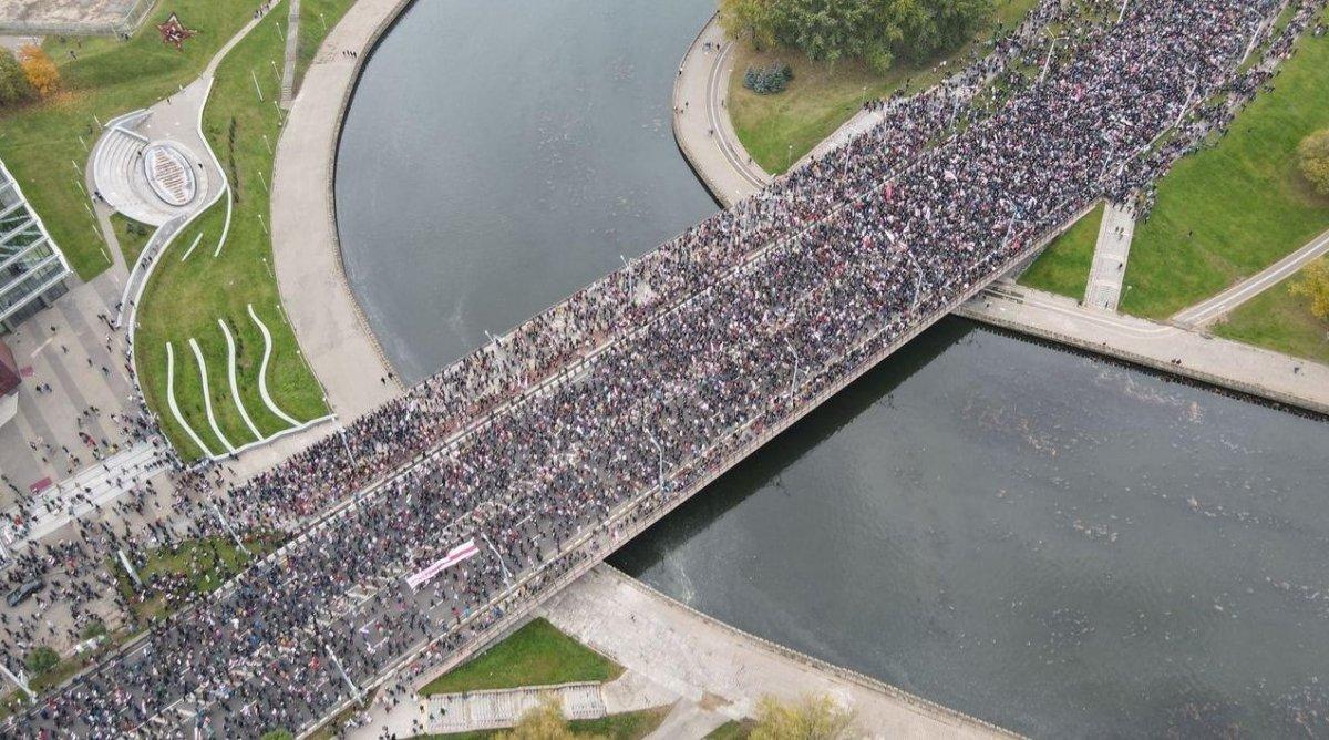 Belarus'ta, Lukaşenko karşıtı halk sokağa döküldü