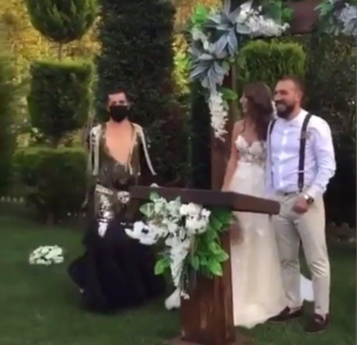 Gelinle damadın 'hayır' dediği nikah memuru dansöze dönüştü