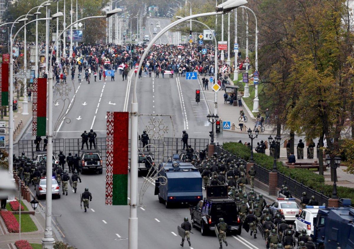 Belarus'ta, Lukaşenko karşıtı halk sokağa döküldü