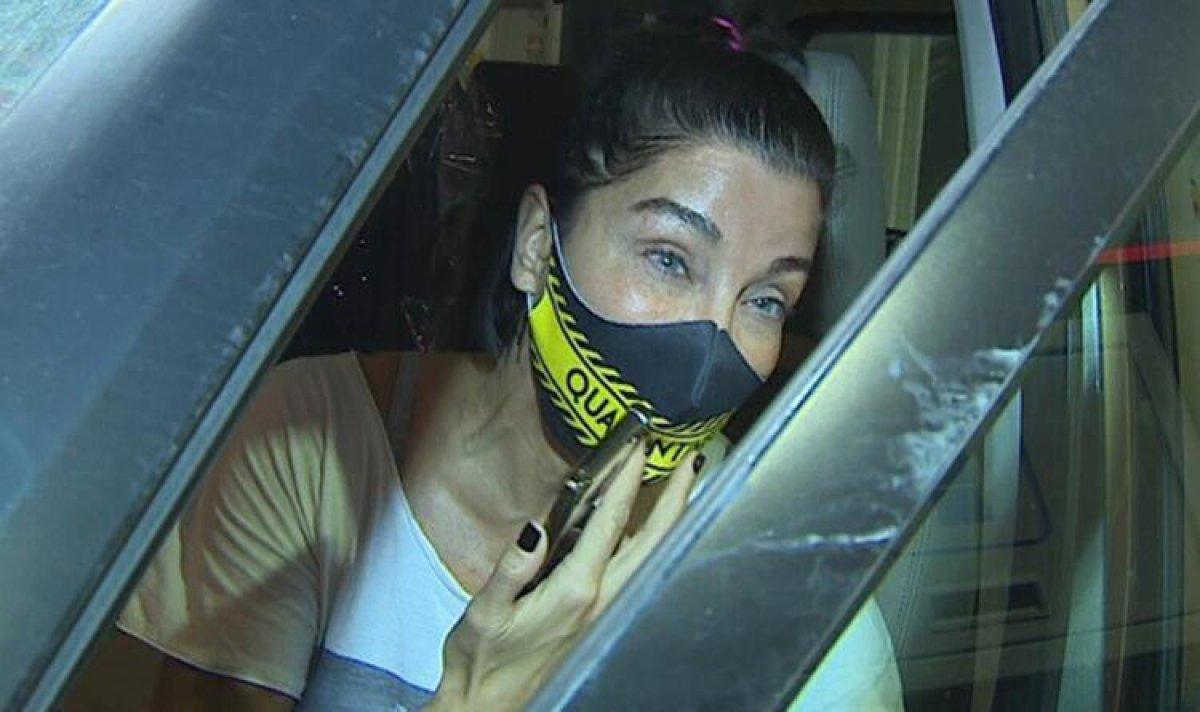 Deniz Akkaya ve Hakan Hatipoğlu benzincide görüntülendi