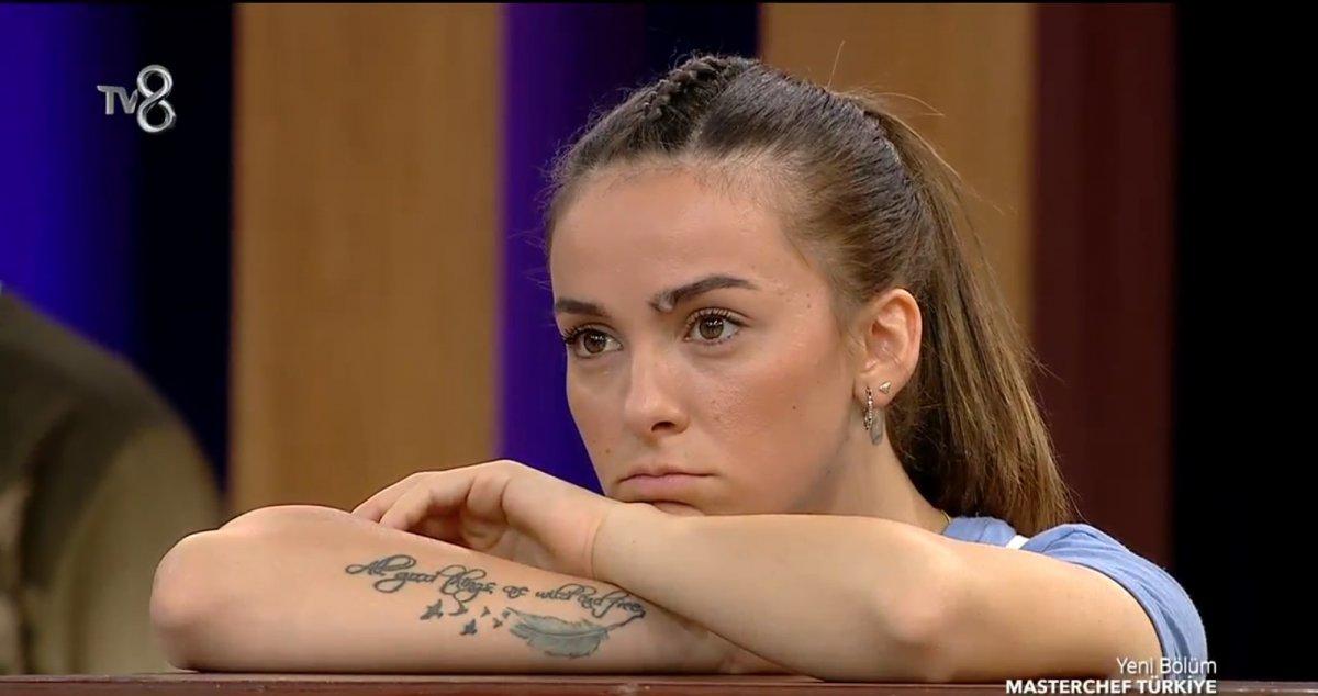 MasterChef'te Özgül, meme kanseri farkındalığı hakkında konuştu