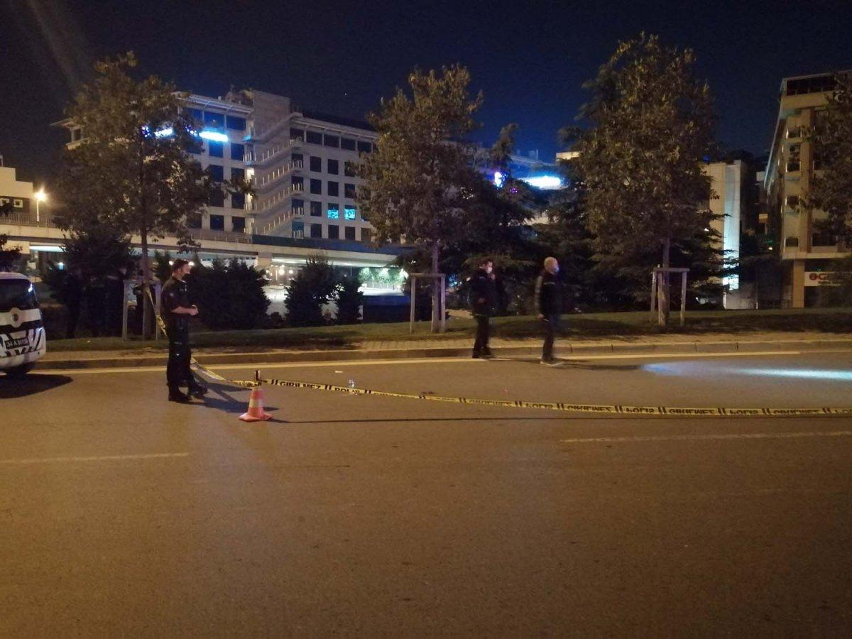 Maltepe'de otomobilden indirip üzerlerine kurşun yağdırdılar