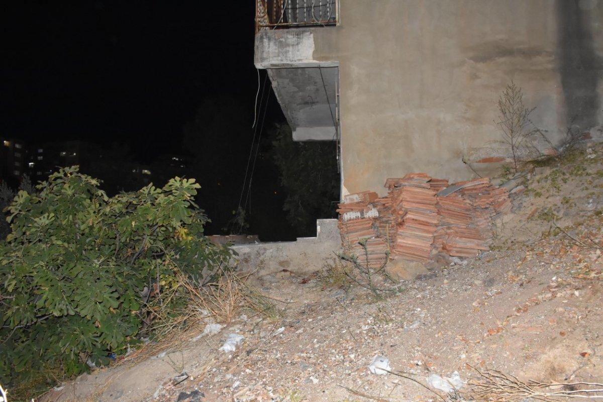 İzmir'de ikinci kattan düşen 2 yaşındaki çocuk öldü