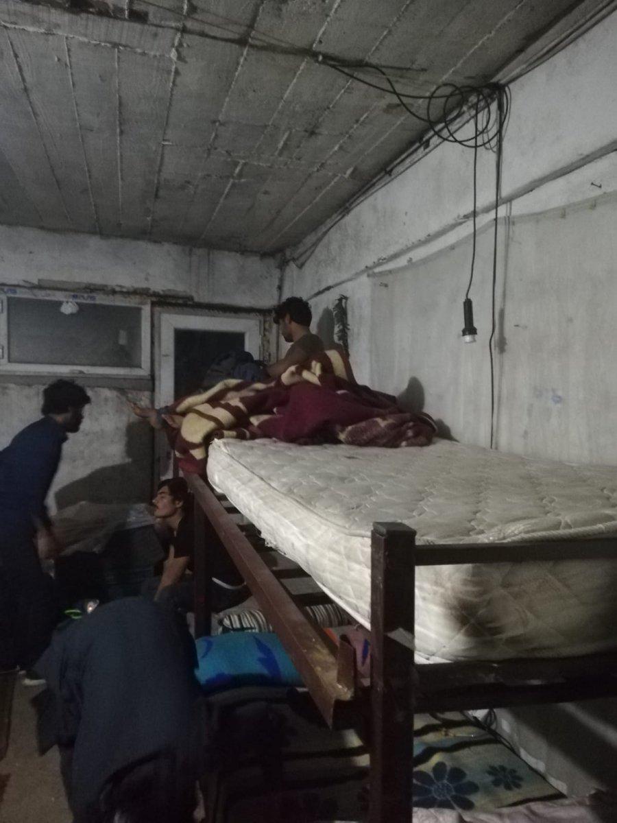 Kocaeli’de aynı evde kalan 17 kaçak göçmen yakalandı