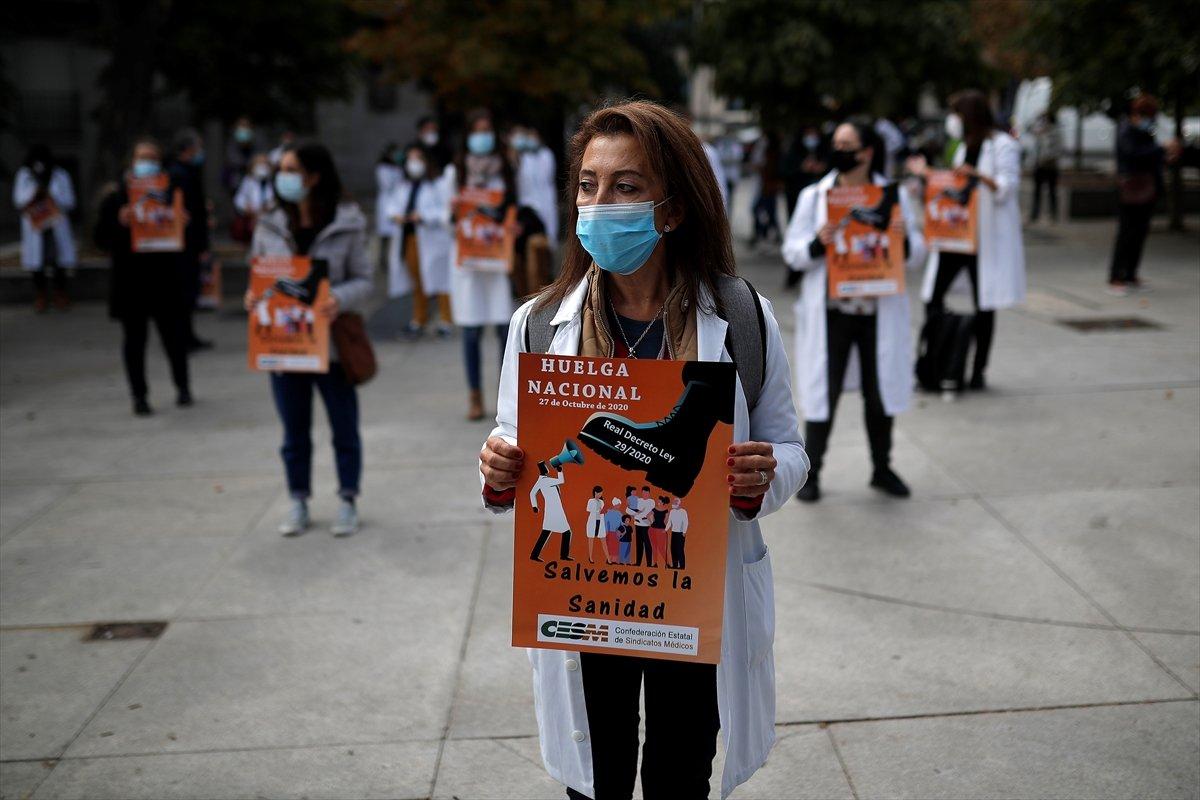 İspanya'da doktorlar greve çıktı