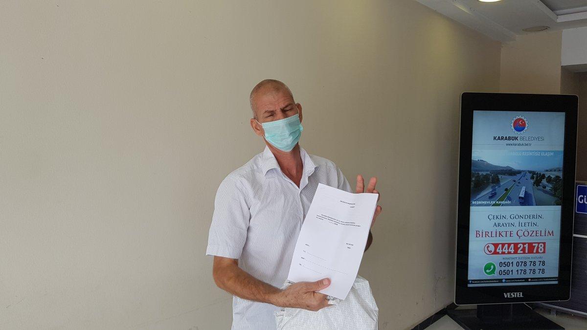 Karabük'te depozitosunu almak için karantinadan çıkıp belediyeye geldi