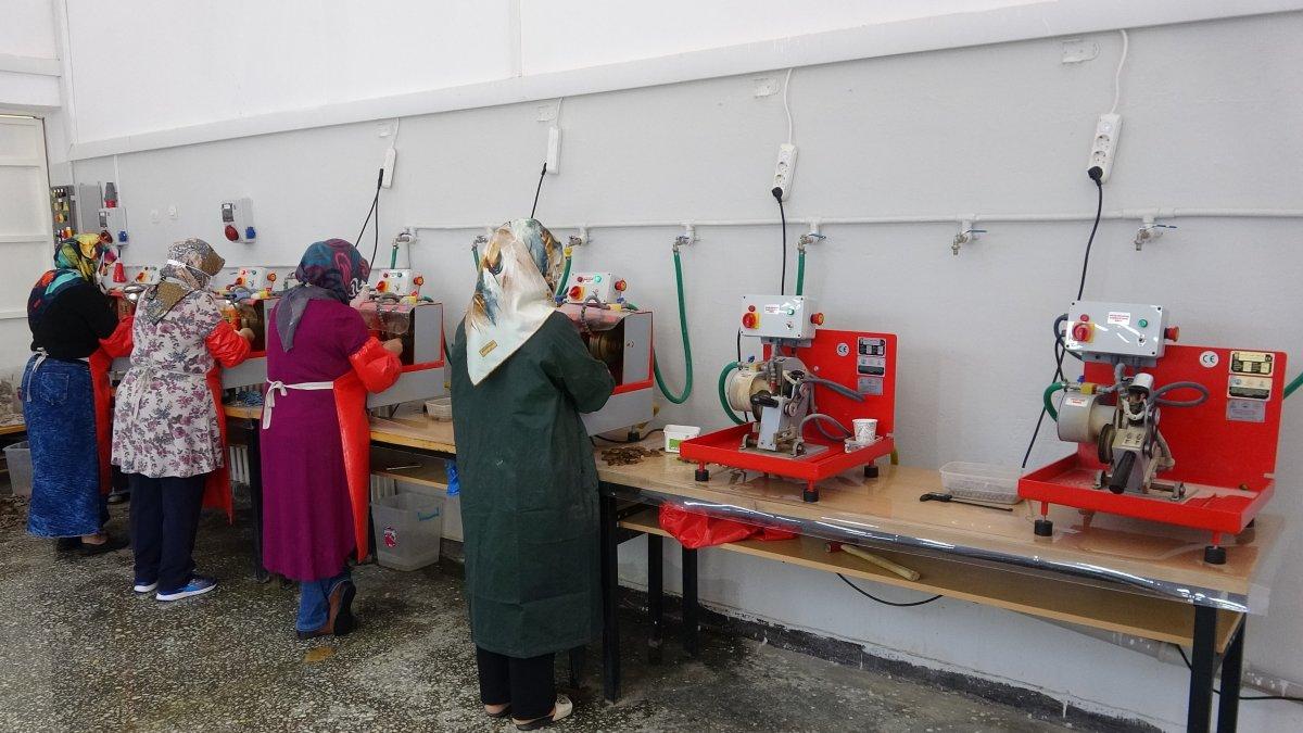 Dünyada sadece Tokat'ta çıkan taşın fiyatı altınla yarışıyor