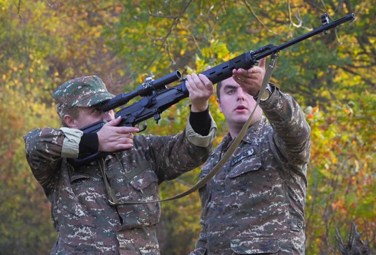 Ermenistan yaşlı kadınları cepheye sürüyor