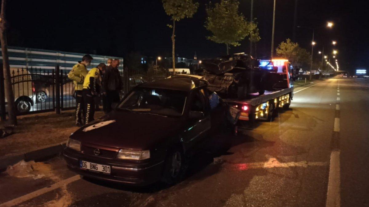 Çorum'da freni patlayan kamyon ortalığı savaş alanına çevirdi