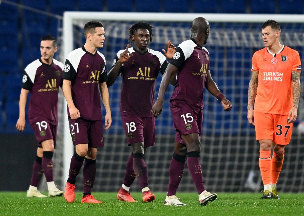 Başakşehir, sahasında PSG'ye yenildi