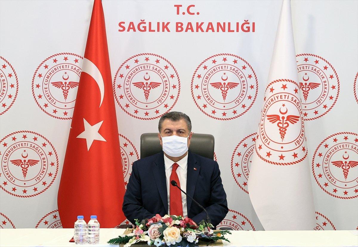 Fahrettin Koca: Testi pozitif çıkan her 10 kişiden 4'ü İstanbul'da