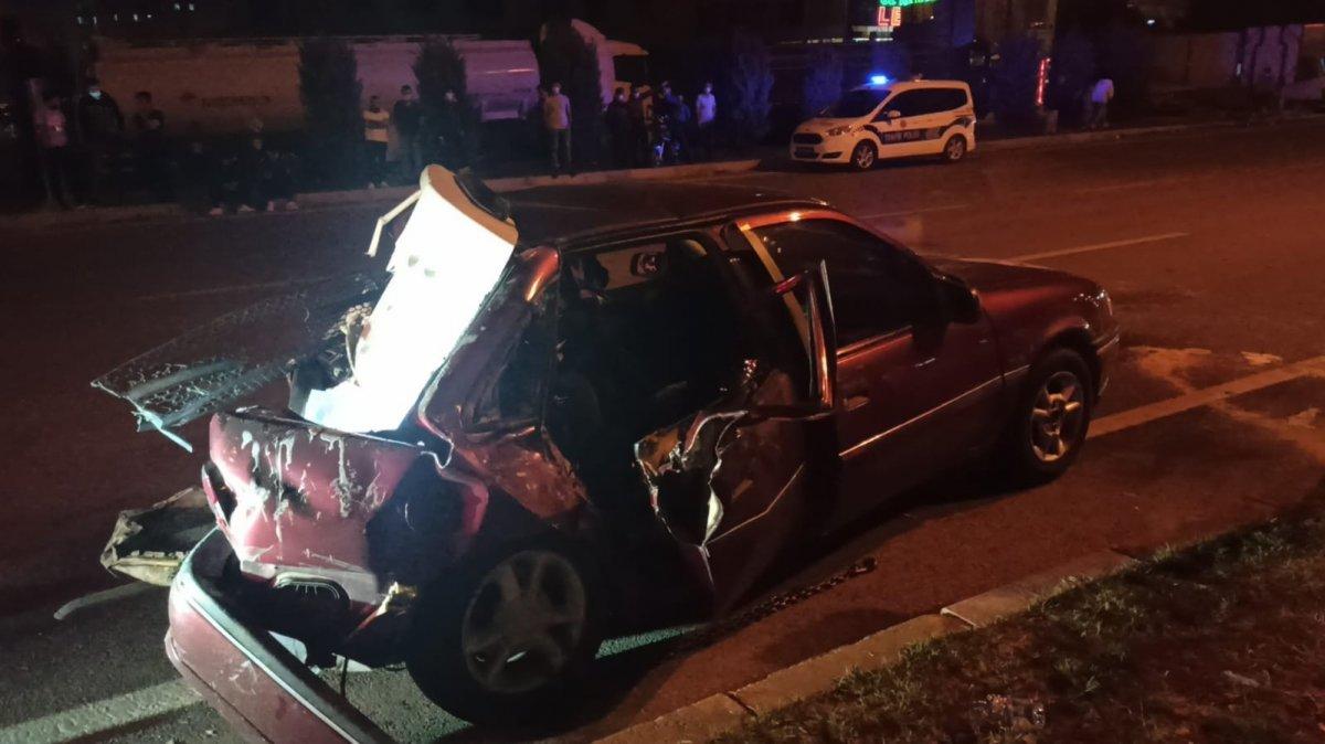 Çorum'da freni patlayan kamyon ortalığı savaş alanına çevirdi