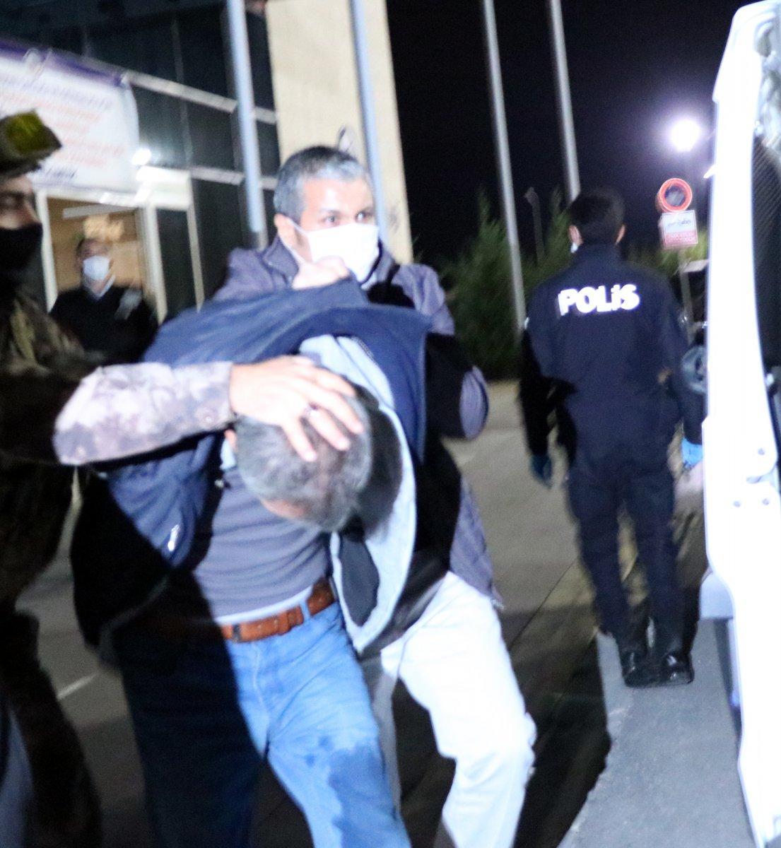 Afyonkarahisar’da hastane çatısına çıkıp, intihara kalkıştı