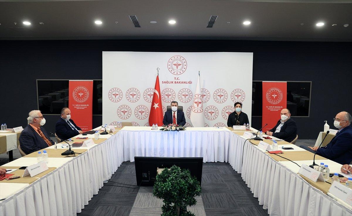 Fahrettin Koca: Testi pozitif çıkan her 10 kişiden 4'ü İstanbul'da