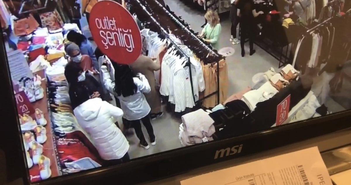 Ataşehir'deki kalabalık mağazada yüzük hırsızlığı