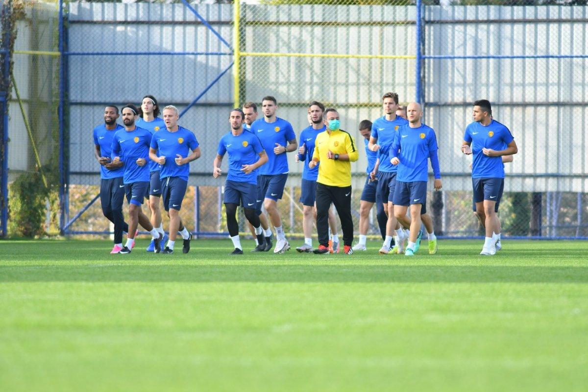 Ankaragücü: 1 personelin daha koronavirüs testi pozitif