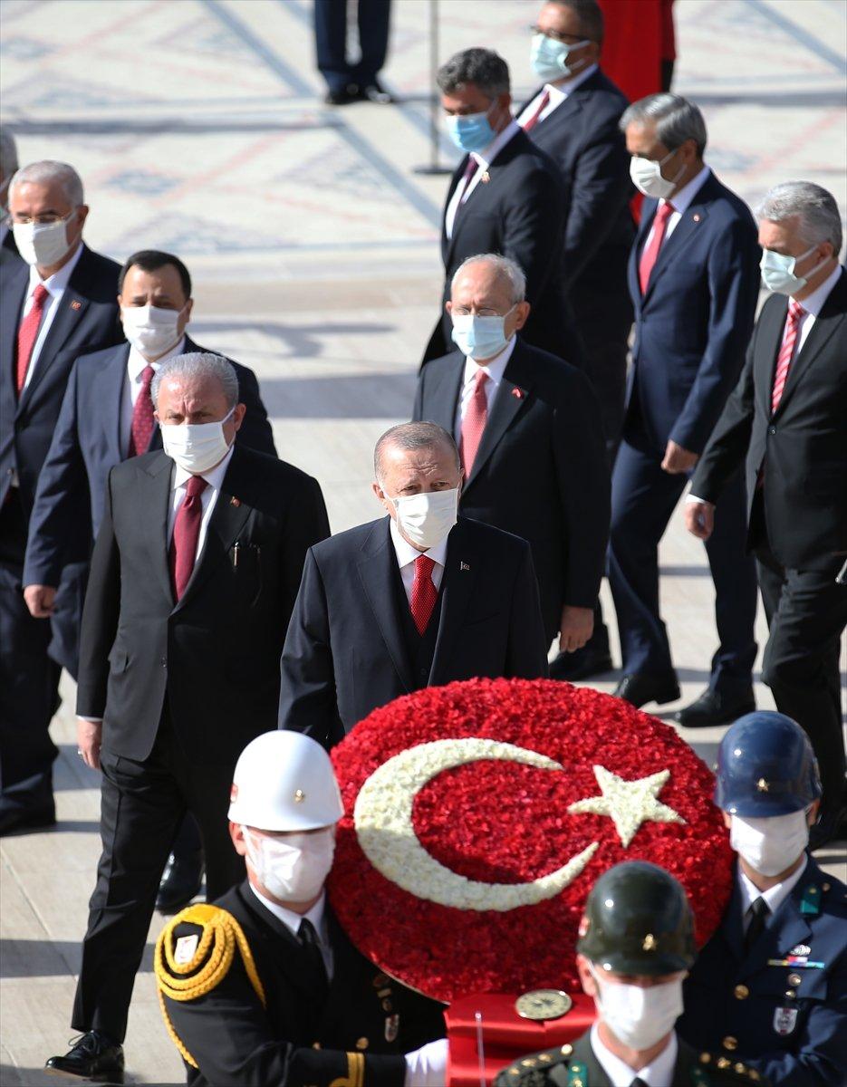 Cumhuriyet'in 97. yıl dönümünde devlet erkanı Anıtkabir'de