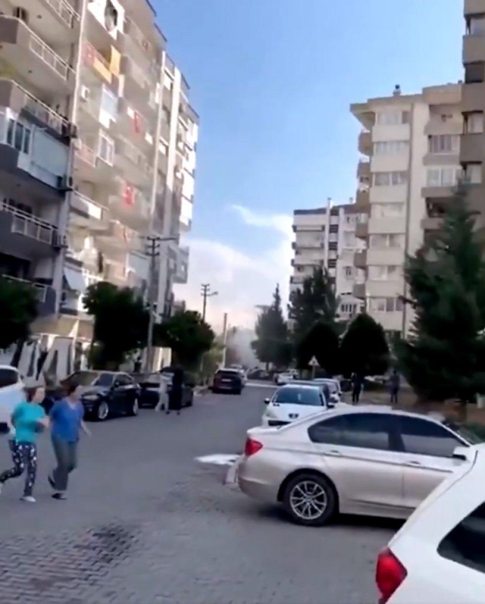 İzmir'de deprem sonrası binanın çökme anı