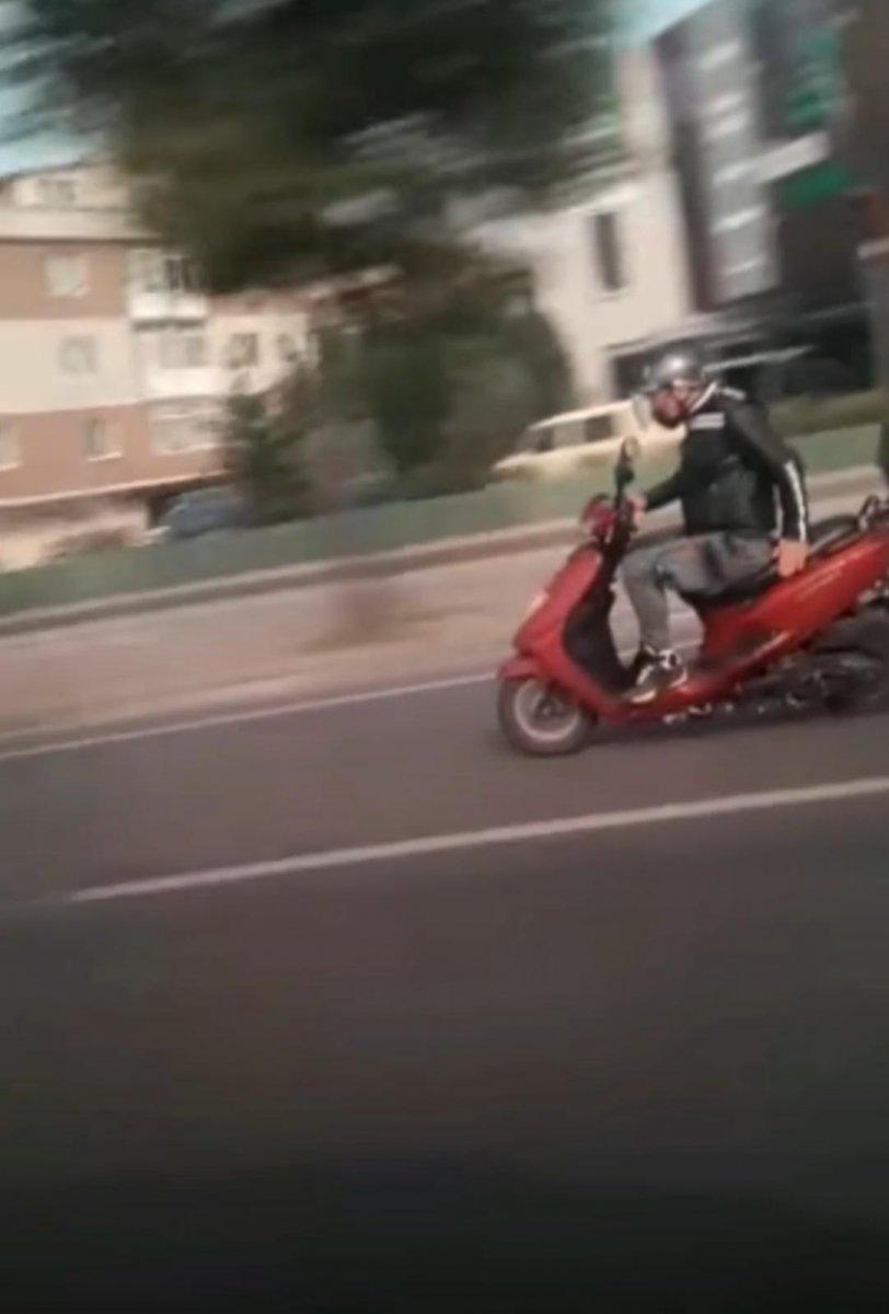 Bursa'da at koşturur gibi motor süren bir kişi kameralara böyle yakalandı