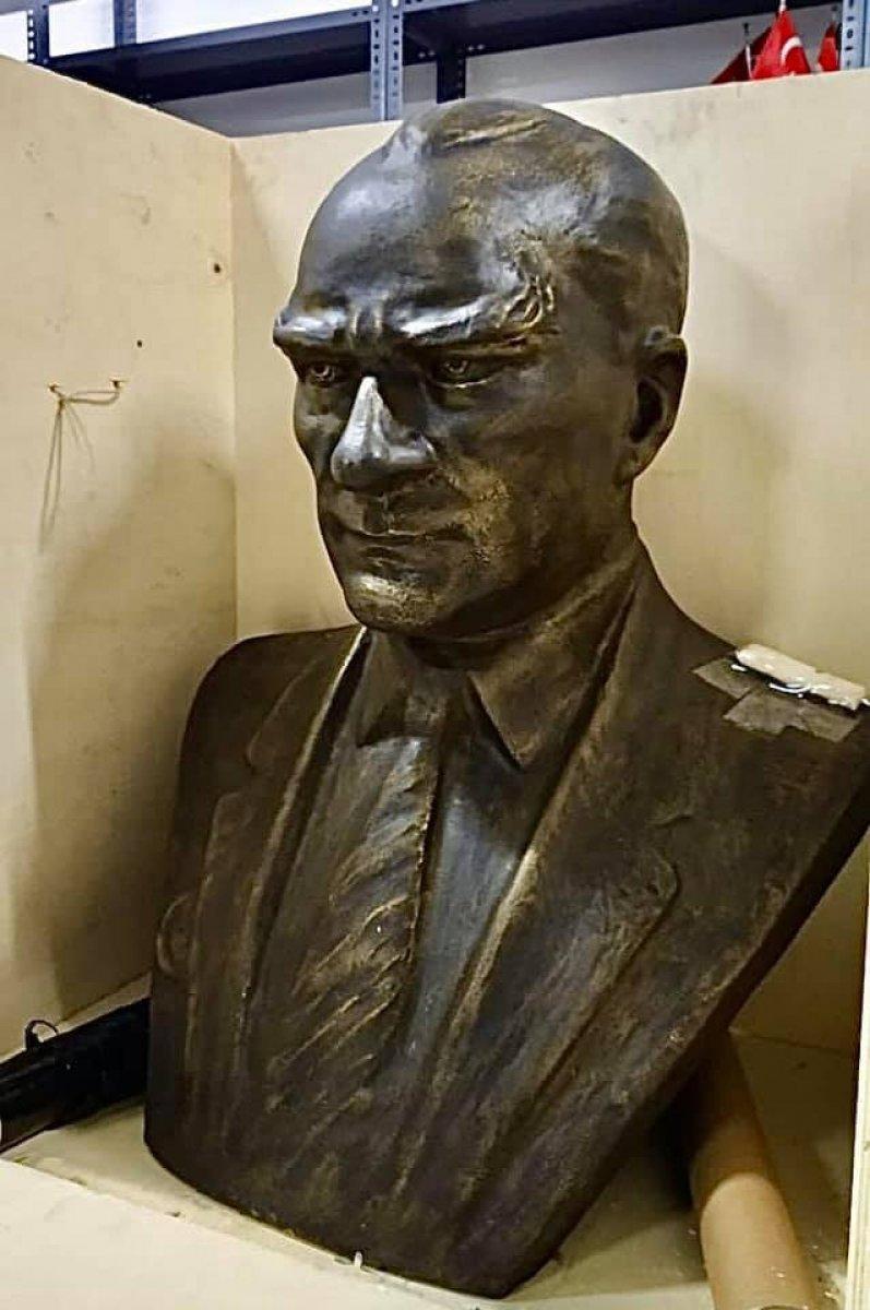 Bangladeş'e Atatürk büstü dikiliyor