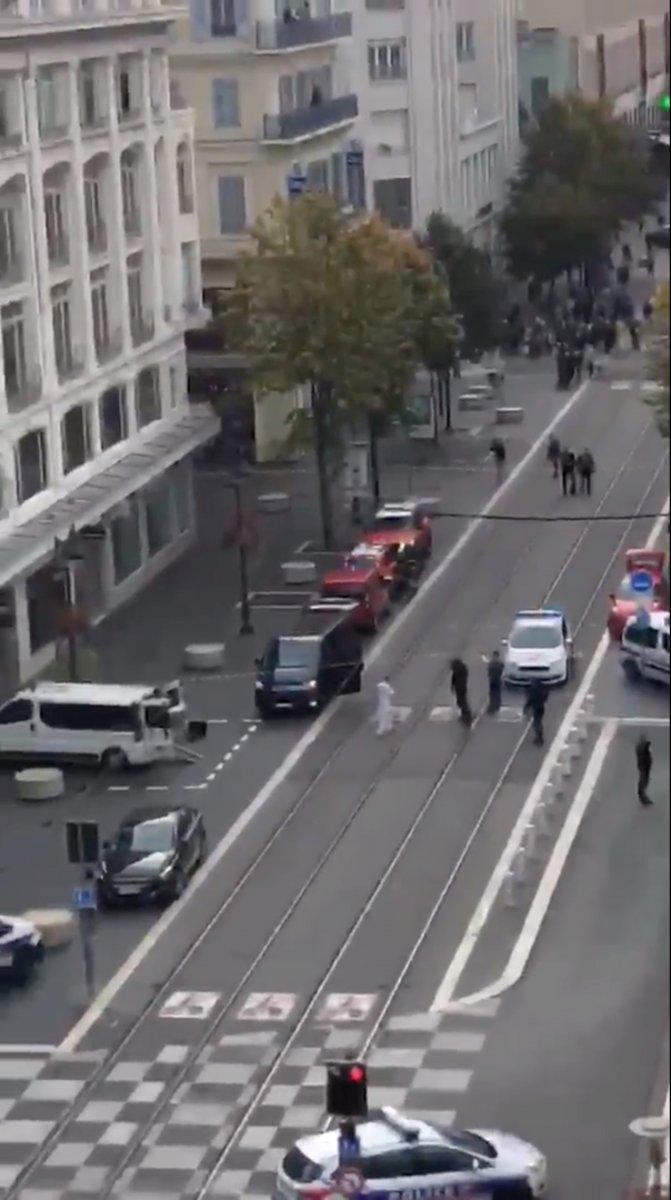 Fransa'da Müslüman olduğu iddia edilen saldırgan Nazi destekçisi çıktı