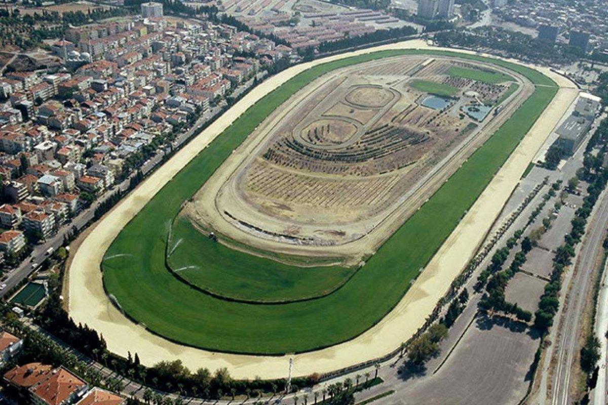 TJK, İzmir'deki depremin ardından Şirinyer Hipodromu'nu halkın kullanımına açtı