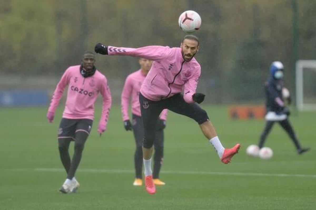 Cenk Tosun antrenmanlara başladı