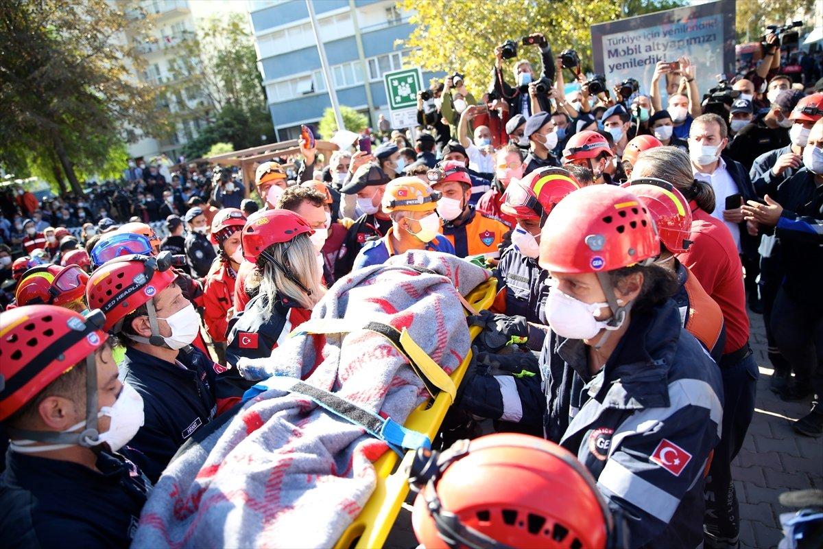 Bayraklı'da Doğanlar Apartmanı'nda anne ve 4 çocuğuna ulaşıldı