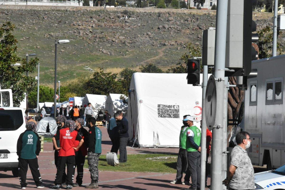 İzmir'de depremzedeler için kurulan çadır kentler havadan görüntülendi