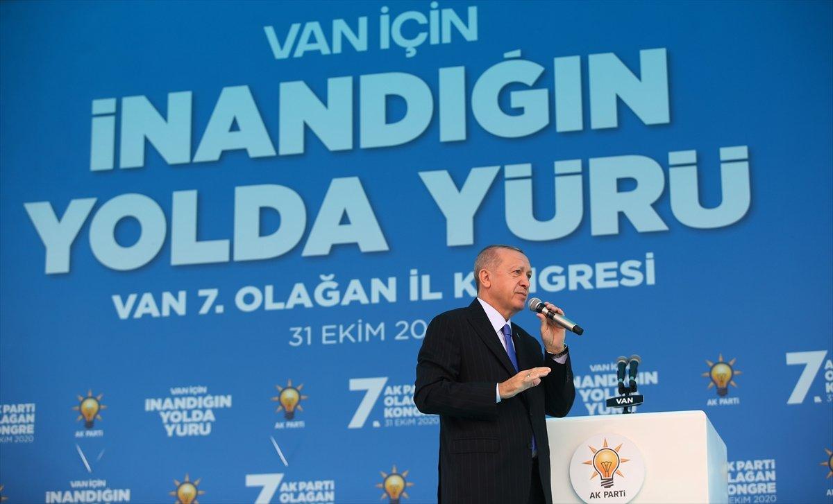 Cumhurbaşkanı Erdoğan: İzmirli kardeşlerimizin yanındayız