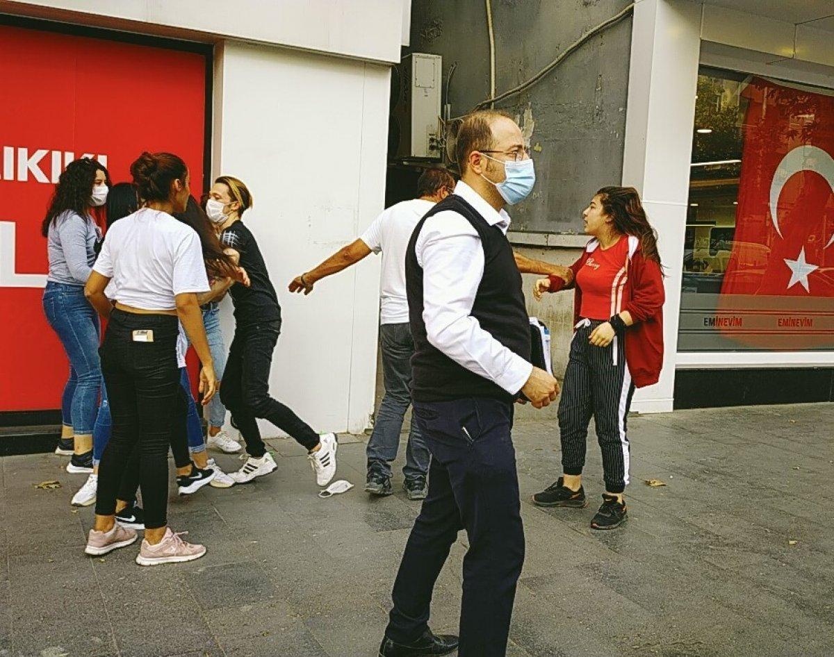 Kahramanmaraş'ta kız kavgası kamerada