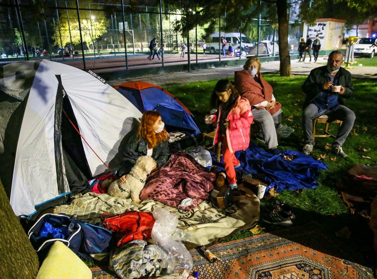 İzmir'de 341 artçı deprem yaşandı